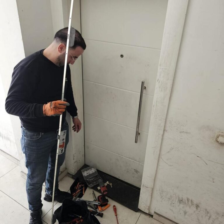 technicien de Clé de Nord